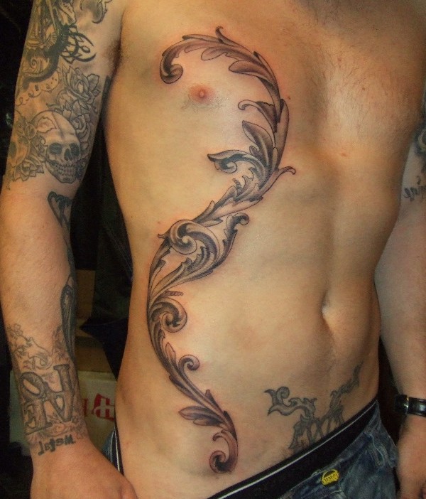tatuaż na brzuchu dla mężczyzny