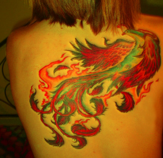 tatuaże feniksy na plecach