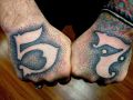 tatuaże na dłoniach