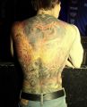 kolorowy tatuaż na plecach