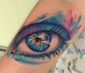 kolorowe oko tatuaż