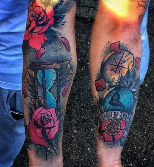 kolorowe tatuaże na rękach