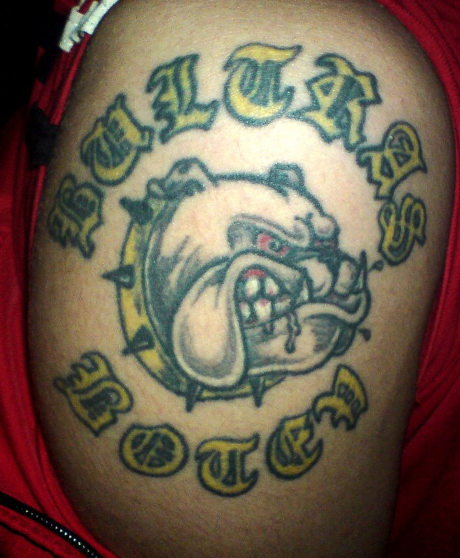 tatuaż pies buldog