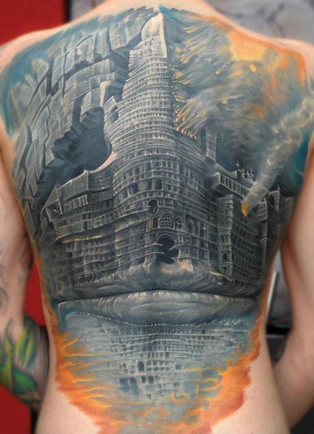 budowla tatuaż na plecach